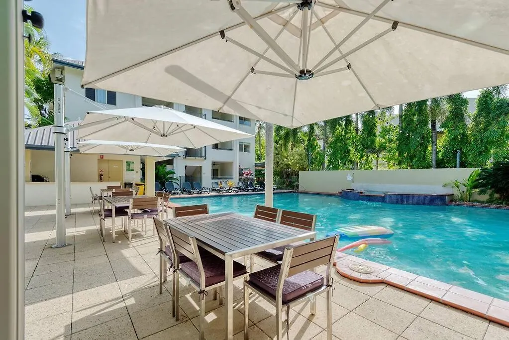 Laidback Resort Living At Central Plaza Poolside Port Douglas Apartment