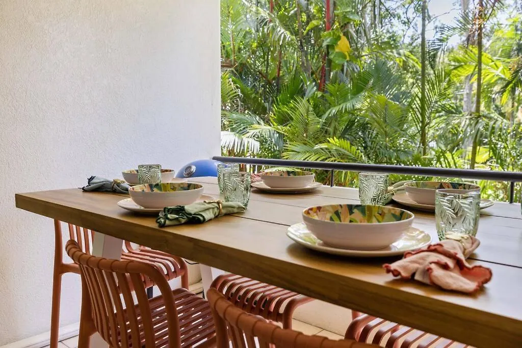 Laidback Resort Living At Central Plaza Poolside Port Douglas Apartment